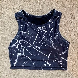 Women’s workout crop tank top